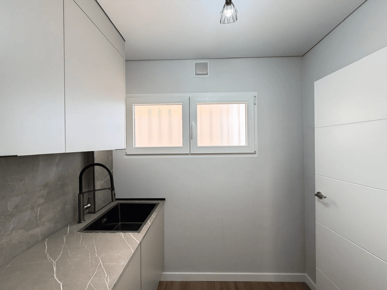 Apartamento en venta en Punta Prima, Torrevieja, 3 habitaciones.