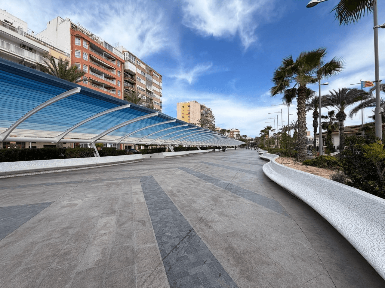 Apartamento en venta de 3 dormitorios en Puerto, Torrevieja.