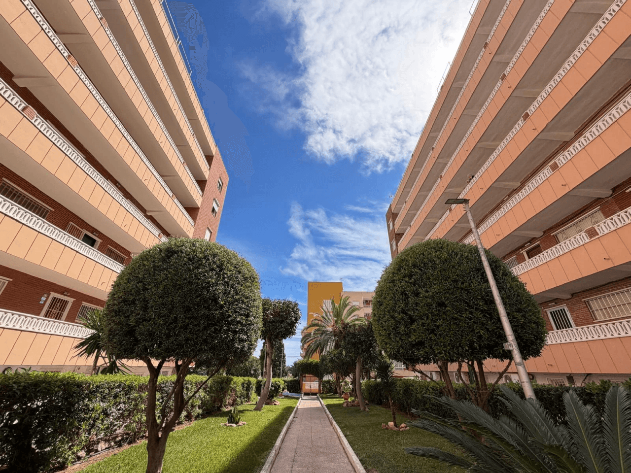 Apartamento en venta en Punta Prima, Torrevieja, 3 habitaciones.