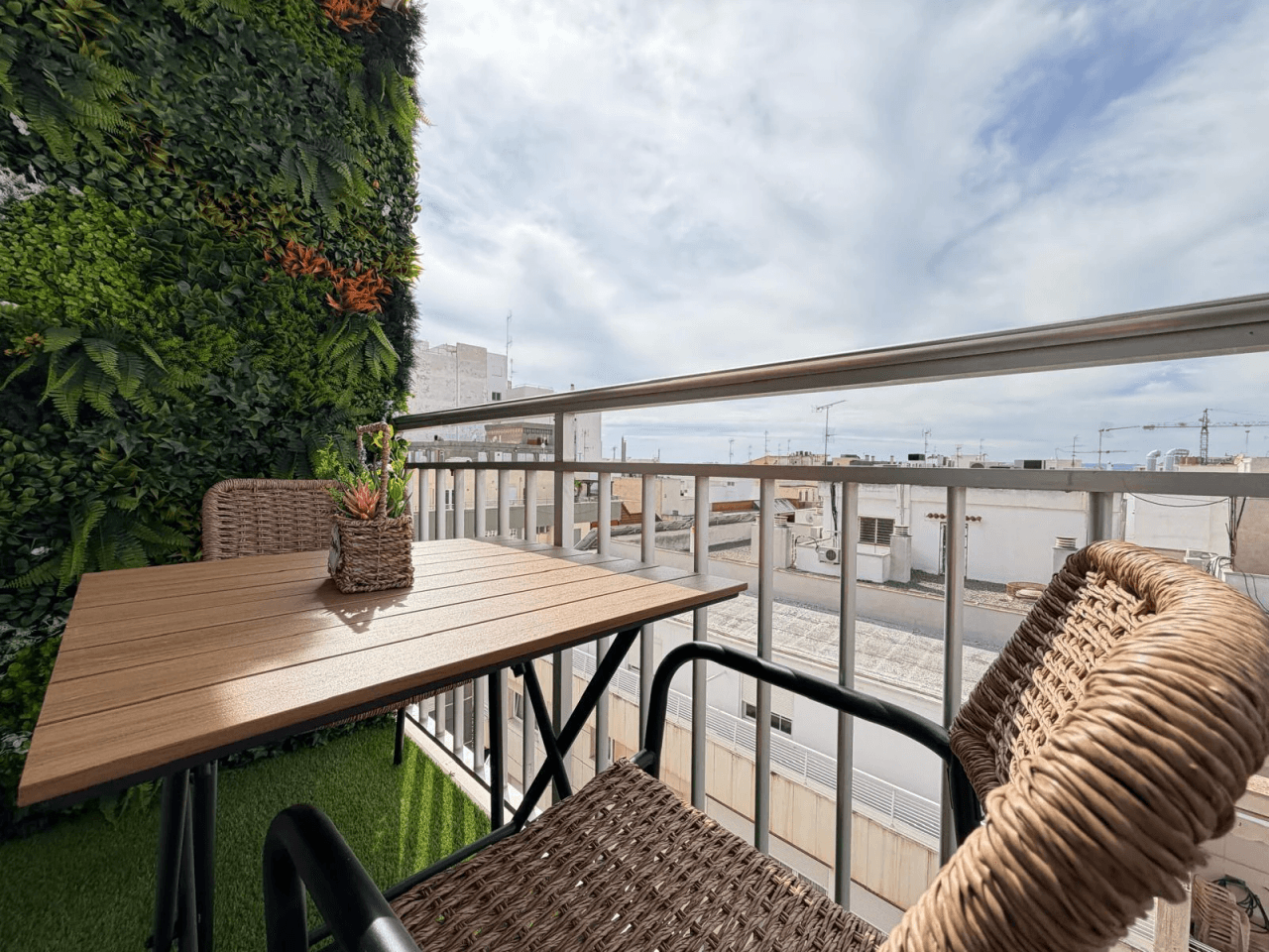 Apartamento en venta de 3 dormitorios en Puerto, Torrevieja.
