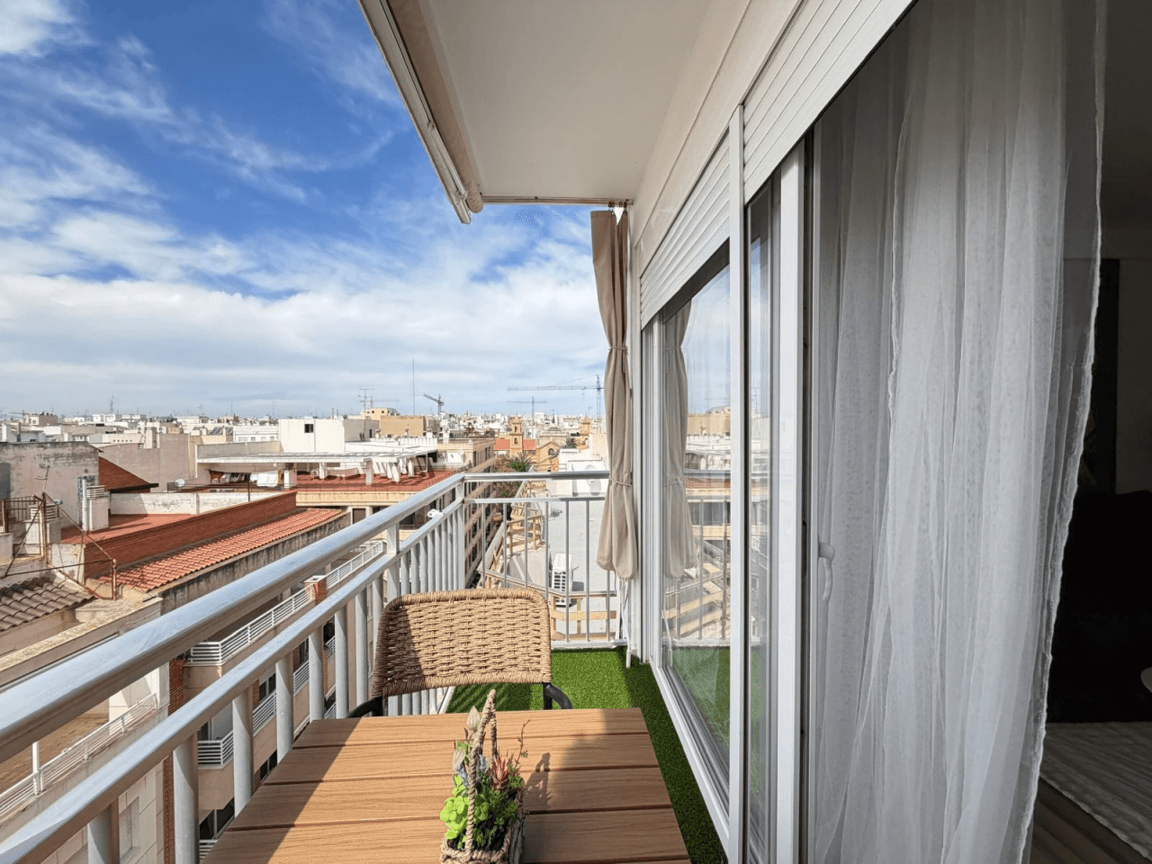 Apartamento en venta de 3 dormitorios en Puerto, Torrevieja.