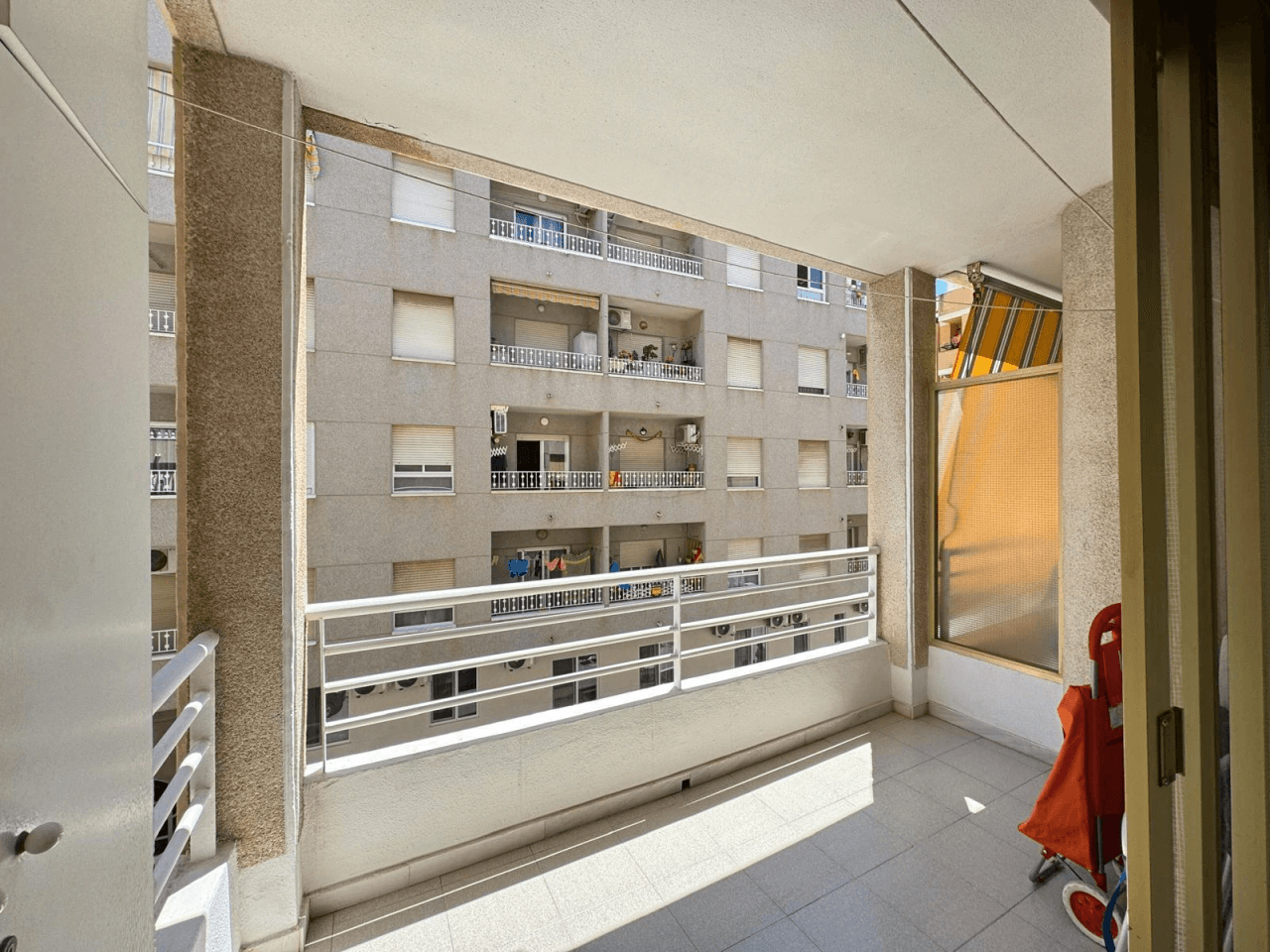 Apartamento en venta de 2 habitaciones en Playa de los Locos, Torrevieja