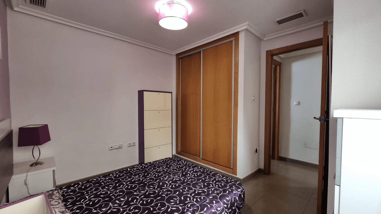 Apartamento en venta de 2 habitaciones en Torrevieja Centro