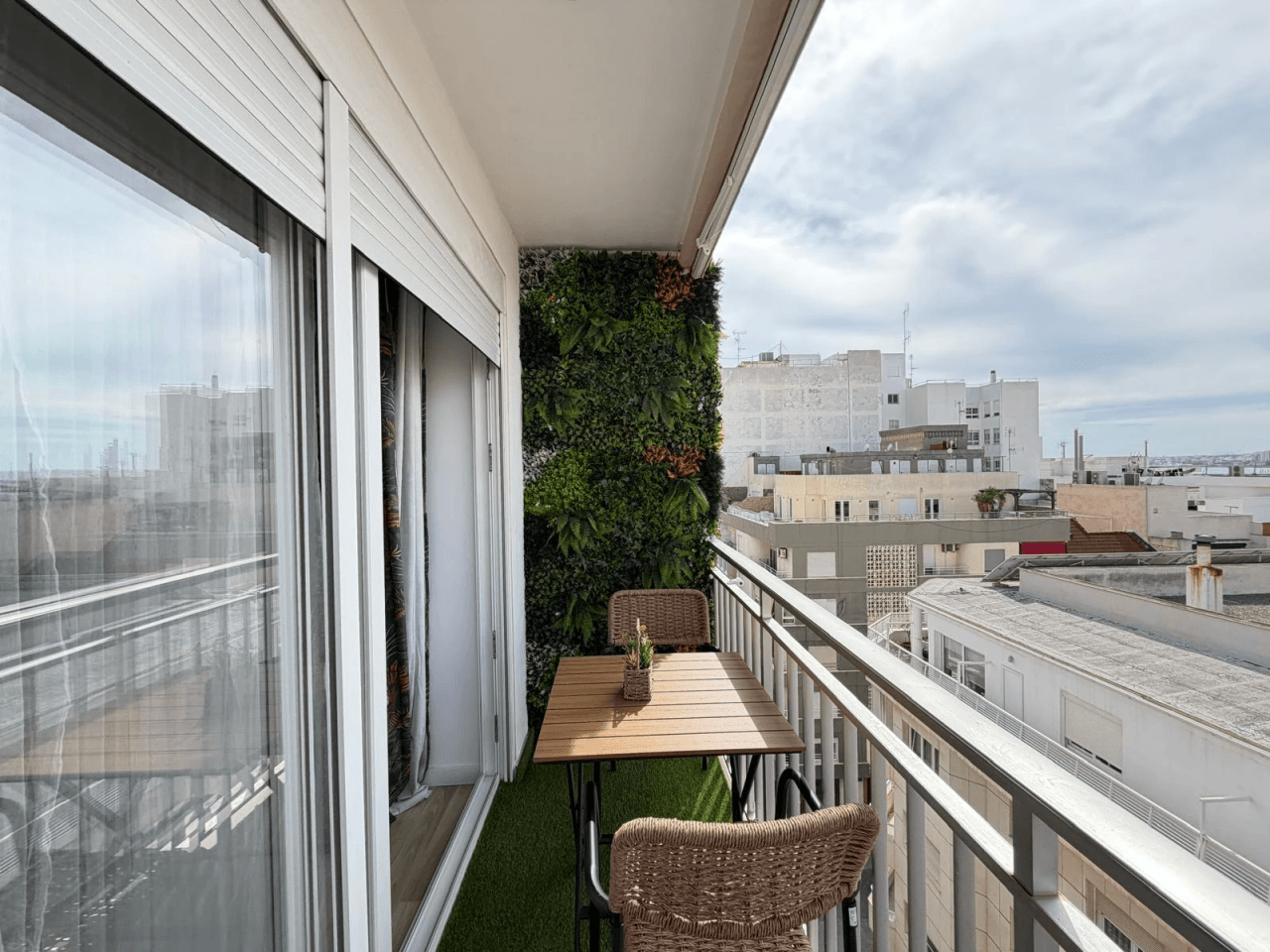 Apartamento en venta de 3 dormitorios en Puerto, Torrevieja.