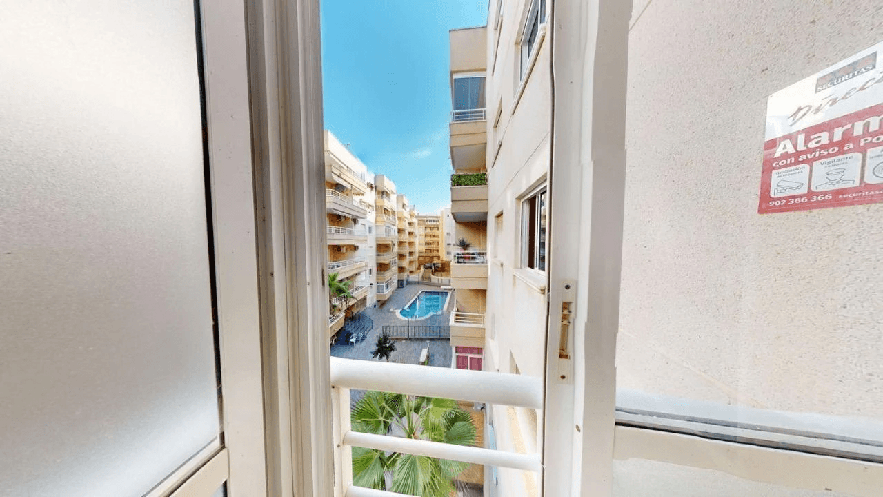 Apartamento en venta de 2 dormitorios en Torrevieja Centro