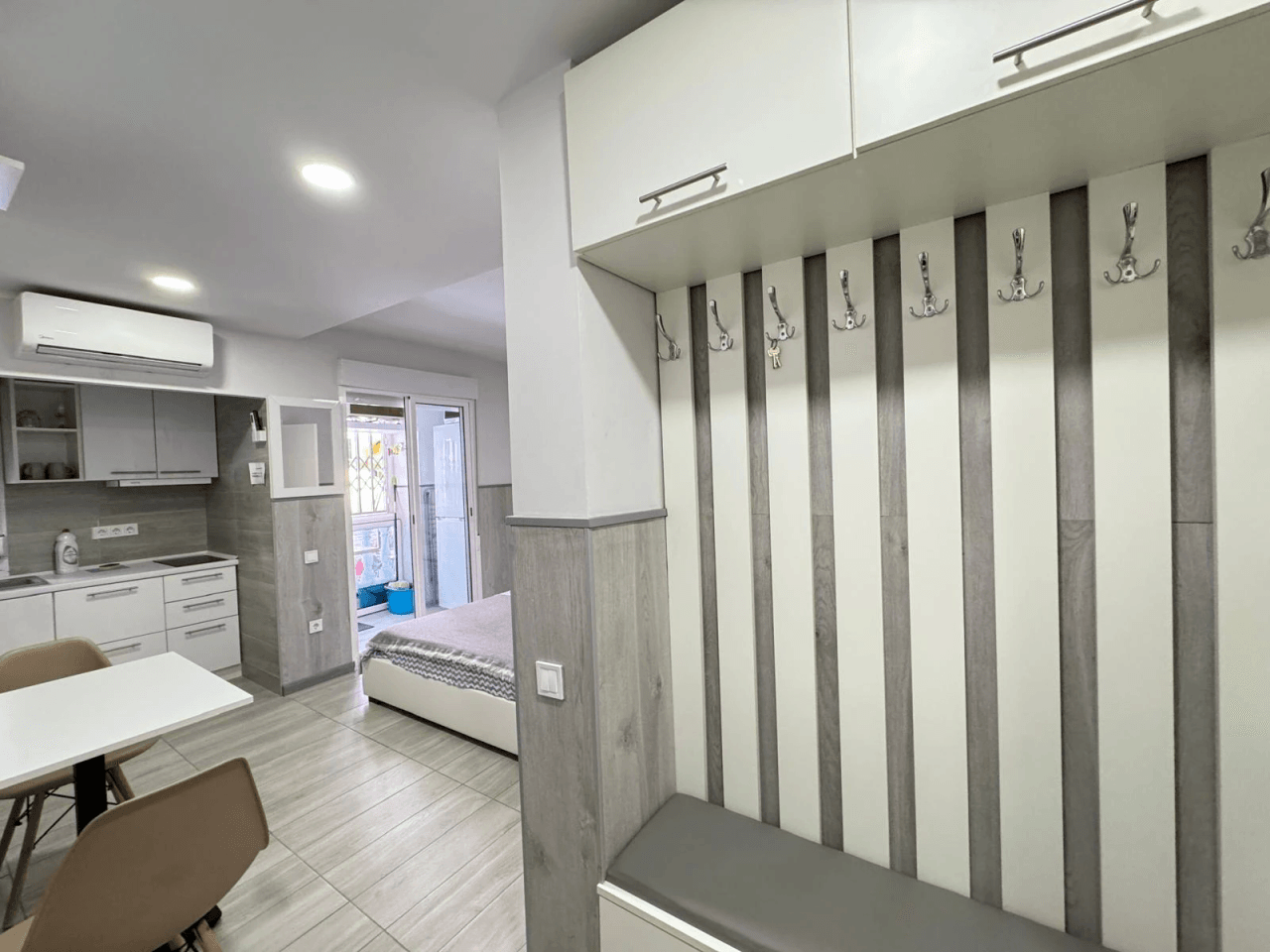 Apartamento en venta de 2 dormitorios en Playa de los Locos, Torrevieja.