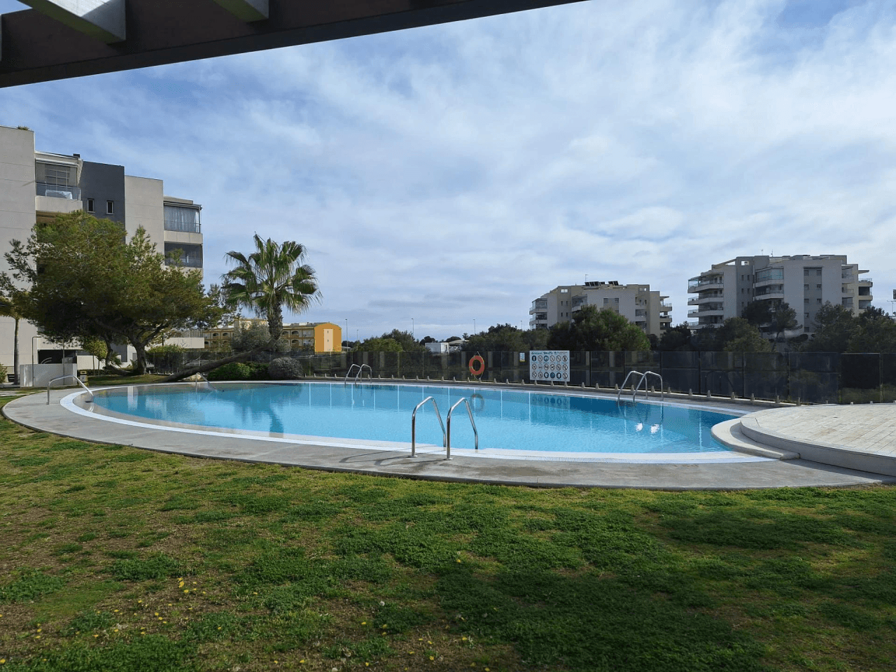 Apartamento en venta de 3 dormitorios en Orihuela Costa