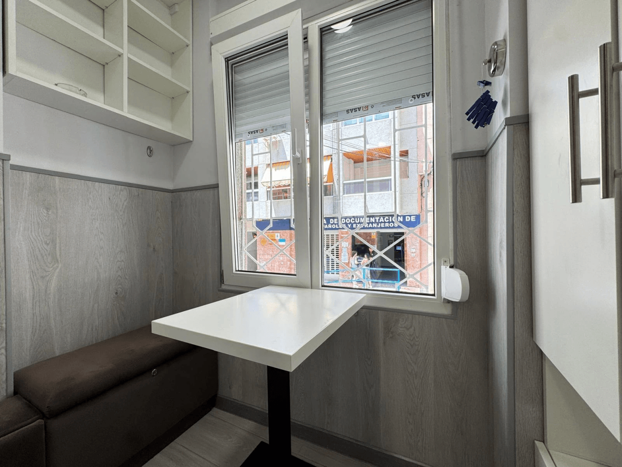 Apartamento en venta de 2 dormitorios en Playa de los Locos, Torrevieja.