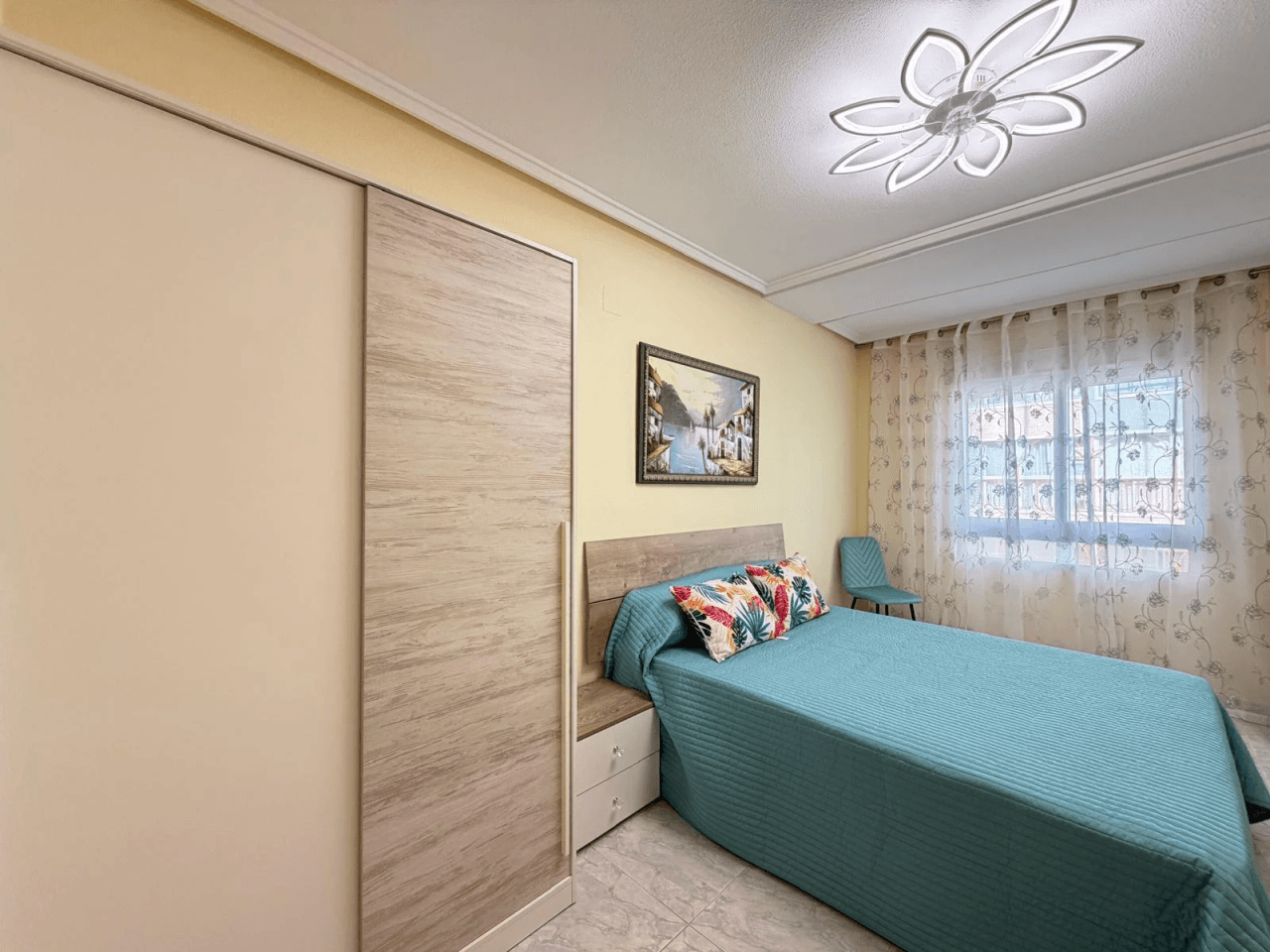 Apartamento en venta de 3 dormitorios en Playa del Cura, Torrevieja.
