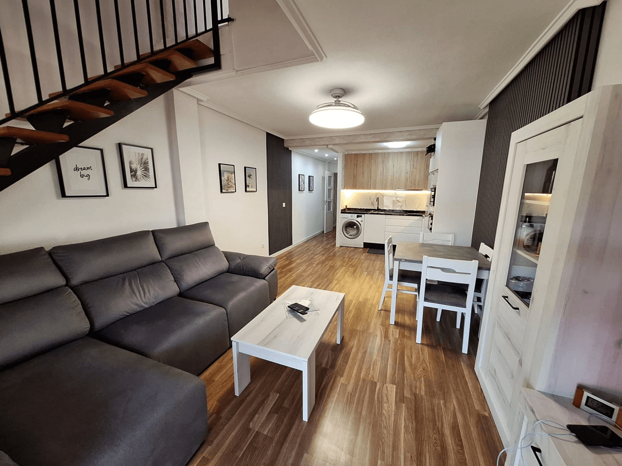Apartamento en venta de 3 dormitorios en Playa de los Locos, Torrevieja