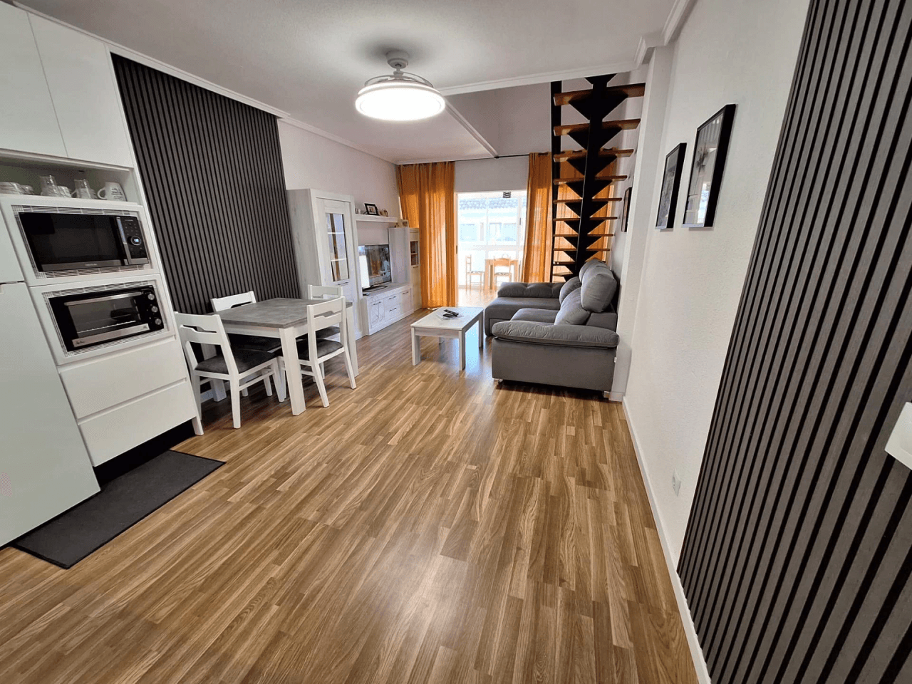 Apartamento en venta de 3 dormitorios en Playa de los Locos, Torrevieja