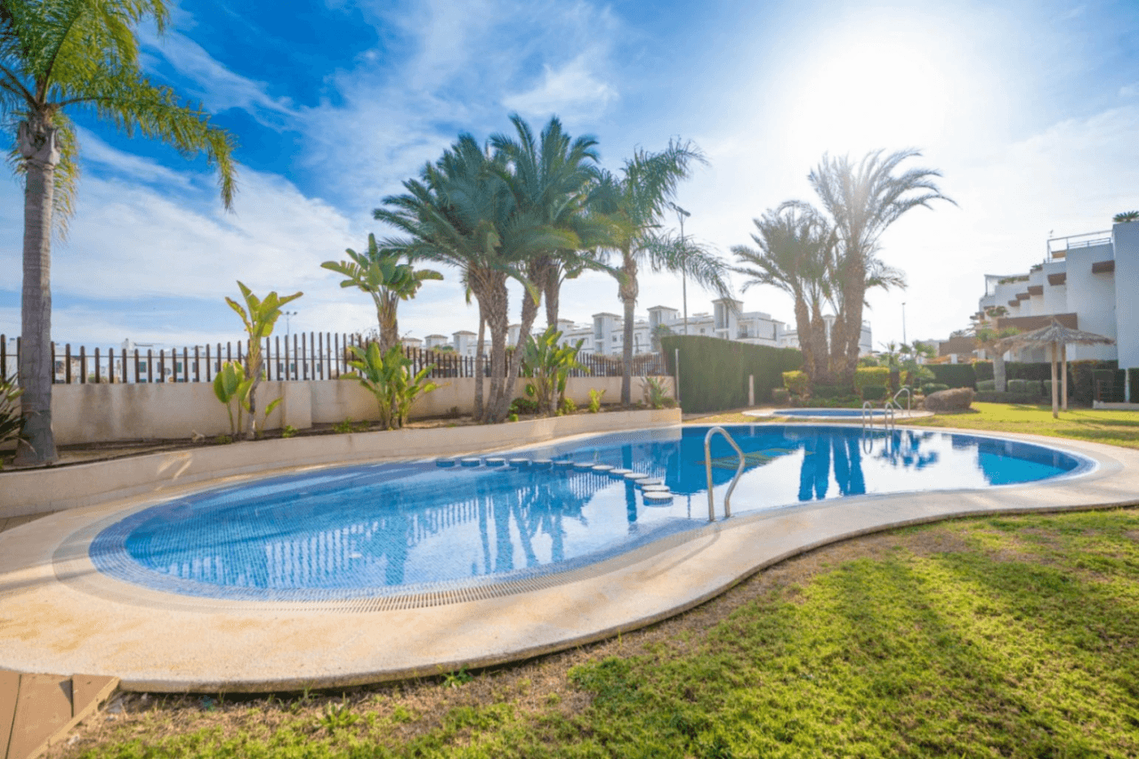 Dúplex en venta de 2 dormitorios en Punta Prima, Orihuela