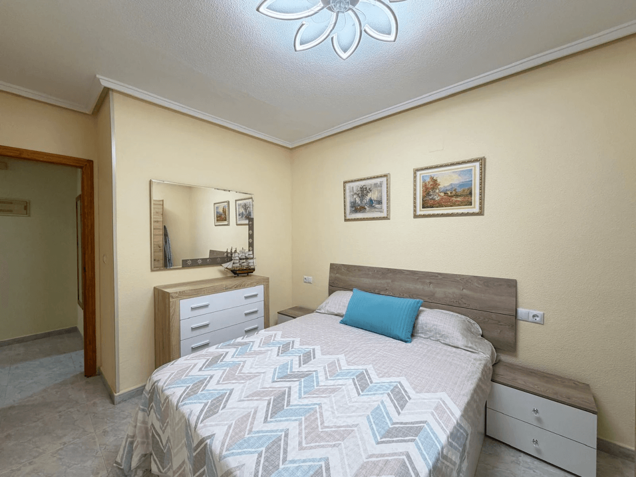 Apartamento en venta de 3 dormitorios en Playa del Cura, Torrevieja.